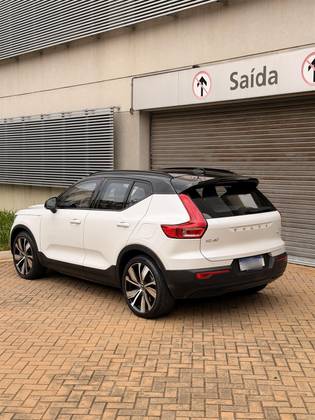 VOLVO XC40 P8 RECHARGE ELECTRIC BEV PURE AWD VOLVO XC40 P8 RECHARGE ELECTRIC BEV PURE AWD